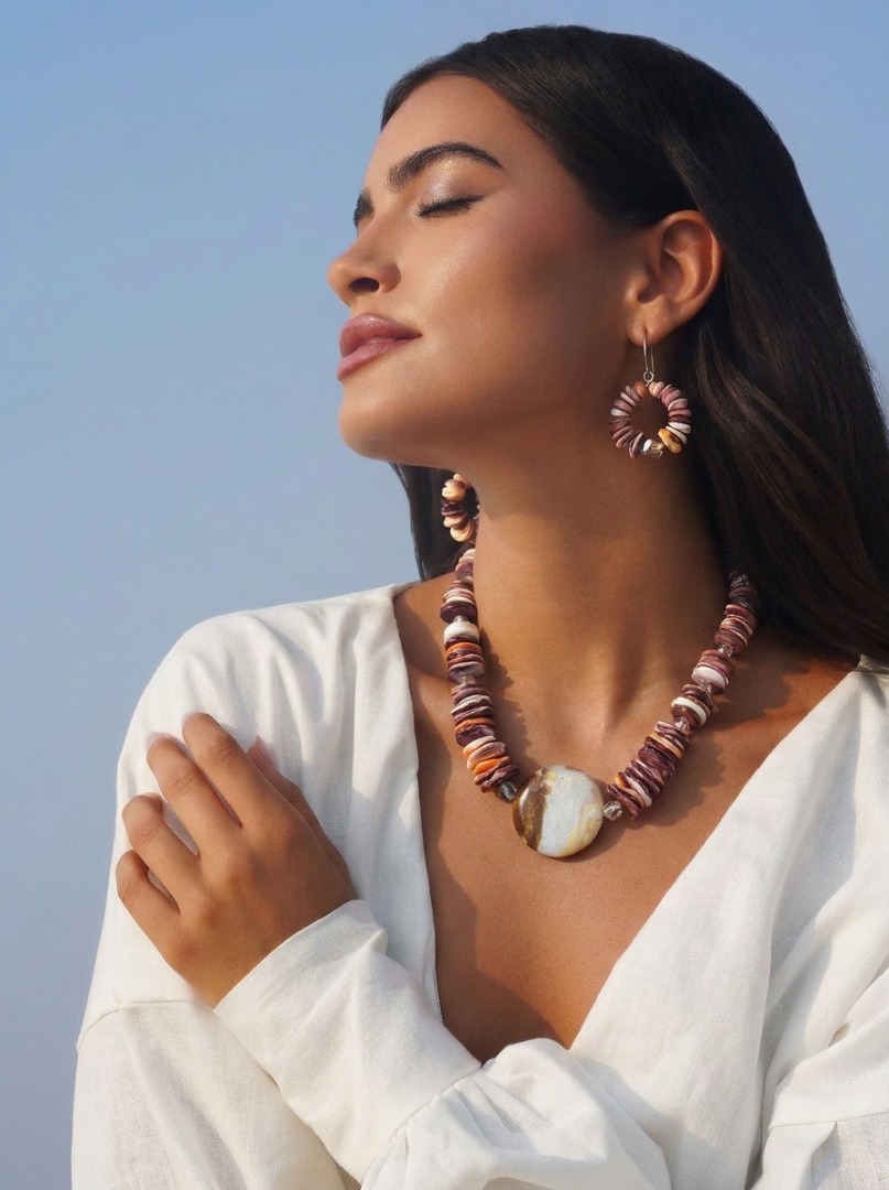 Red orange spiny oyster necklace, and earrings set with crystal accents Image