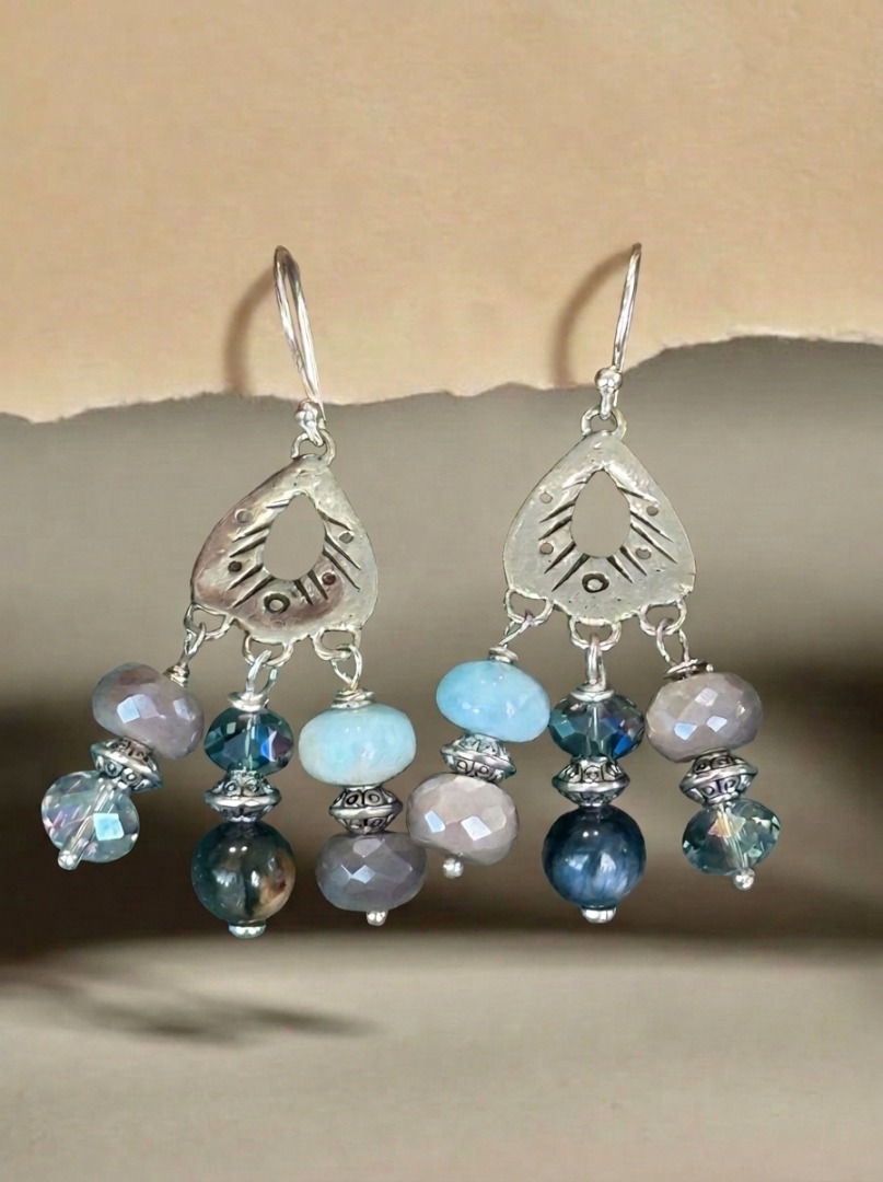 Blue Quantum Quattro, Moonstone, Agate and Crystal set Image