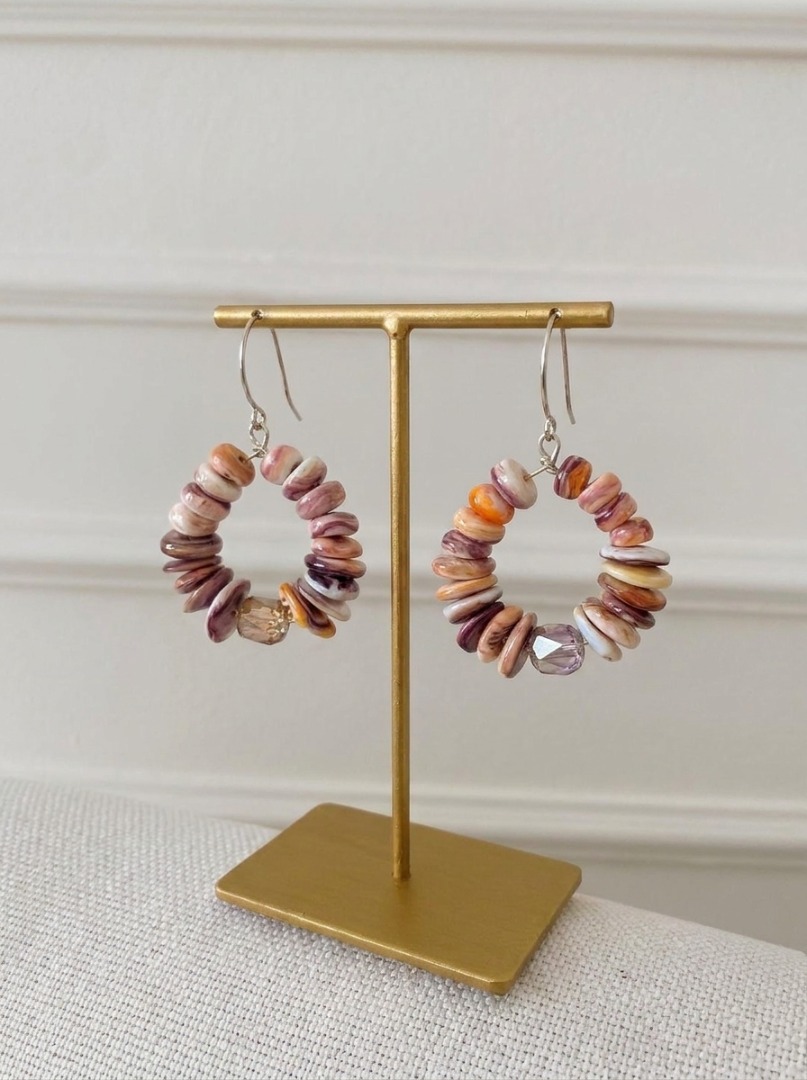 Red orange spiny oyster necklace, and earrings set with crystal accents Image