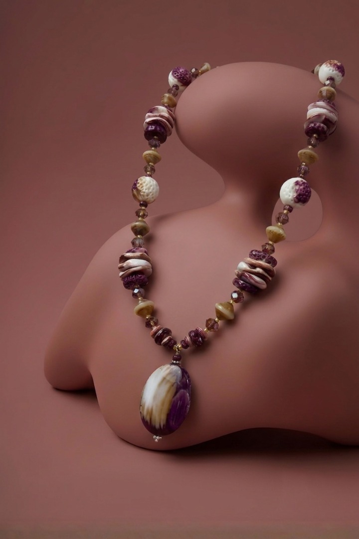 Purple Spiny Oyster necklace and earring set Image