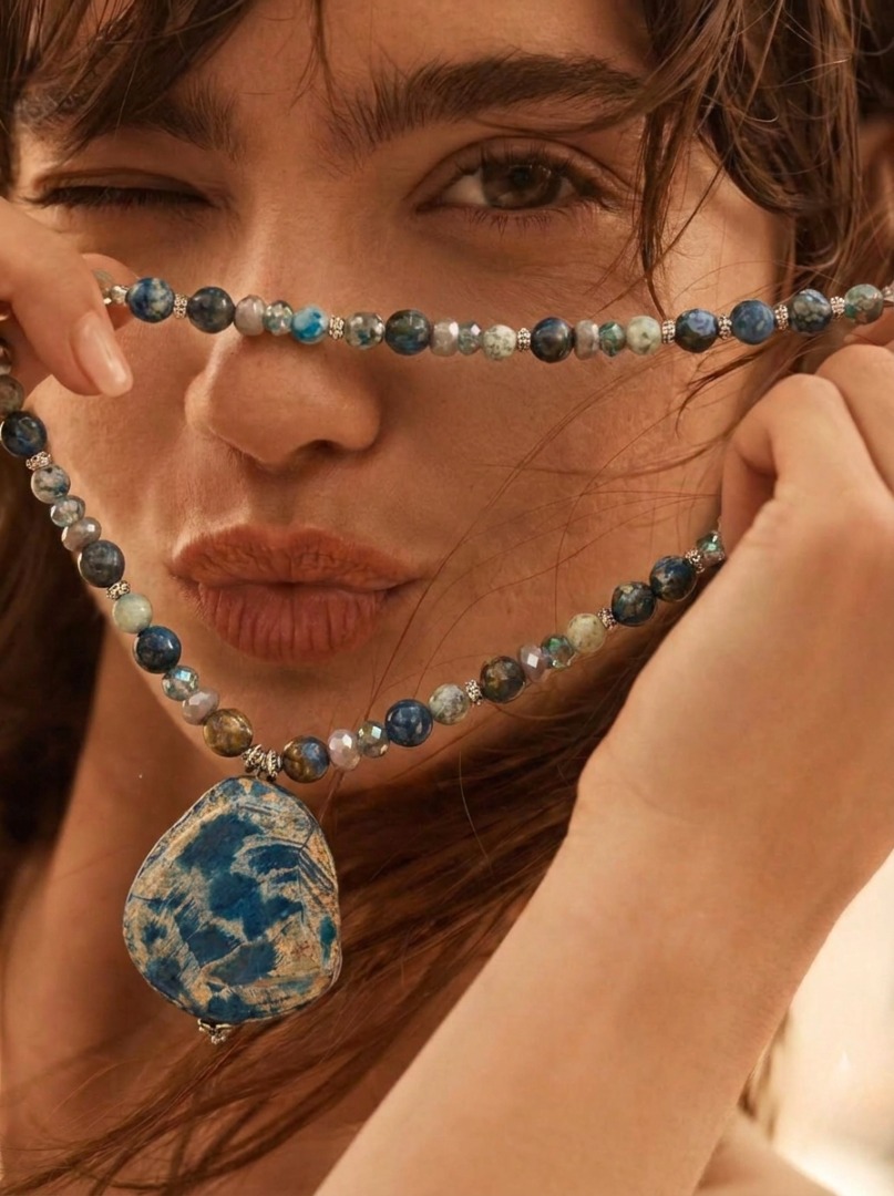 Blue Quantum Quattro, Moonstone, Agate and Crystal set Image
