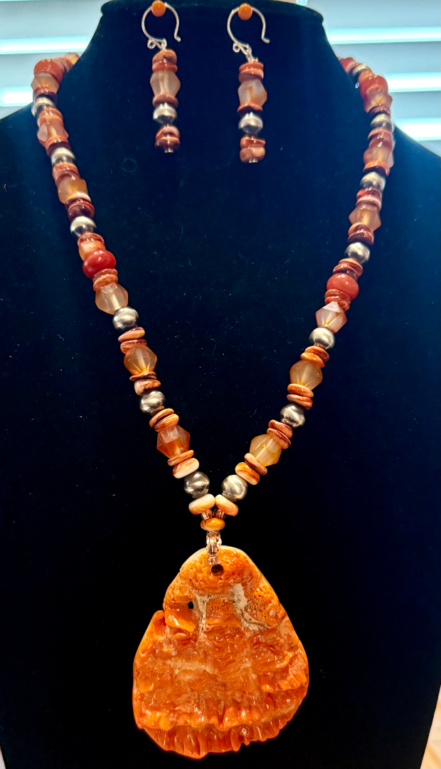 Orange Spiny Oyster and Navajo Pearl set Image
