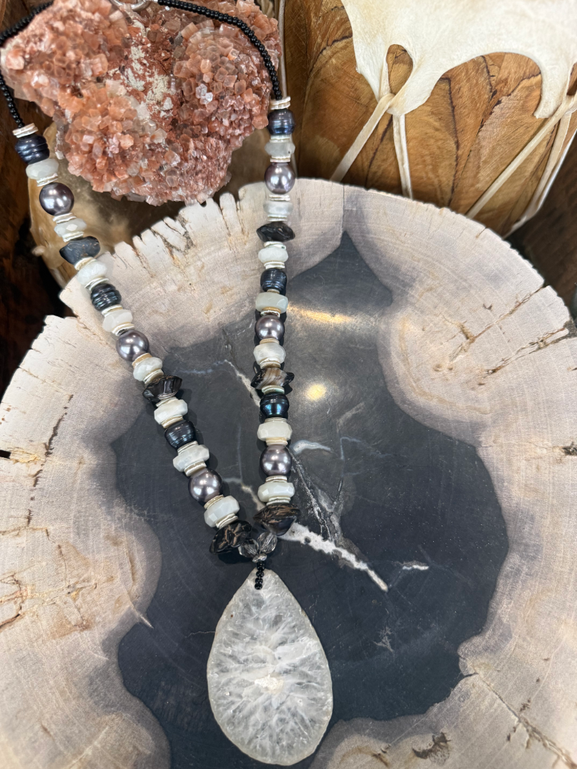 White agate with pearl and moonstone accents necklace and earring set Image