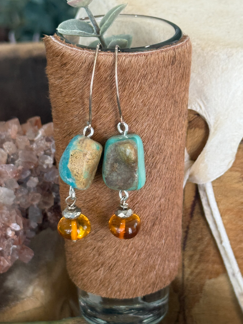 Green Turquoise with a copper pendant necklace and earring set Image