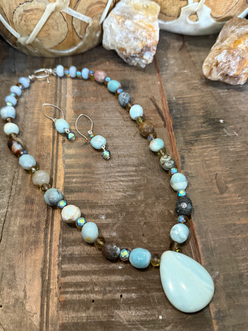 Amazonite necklace and earring set Image
