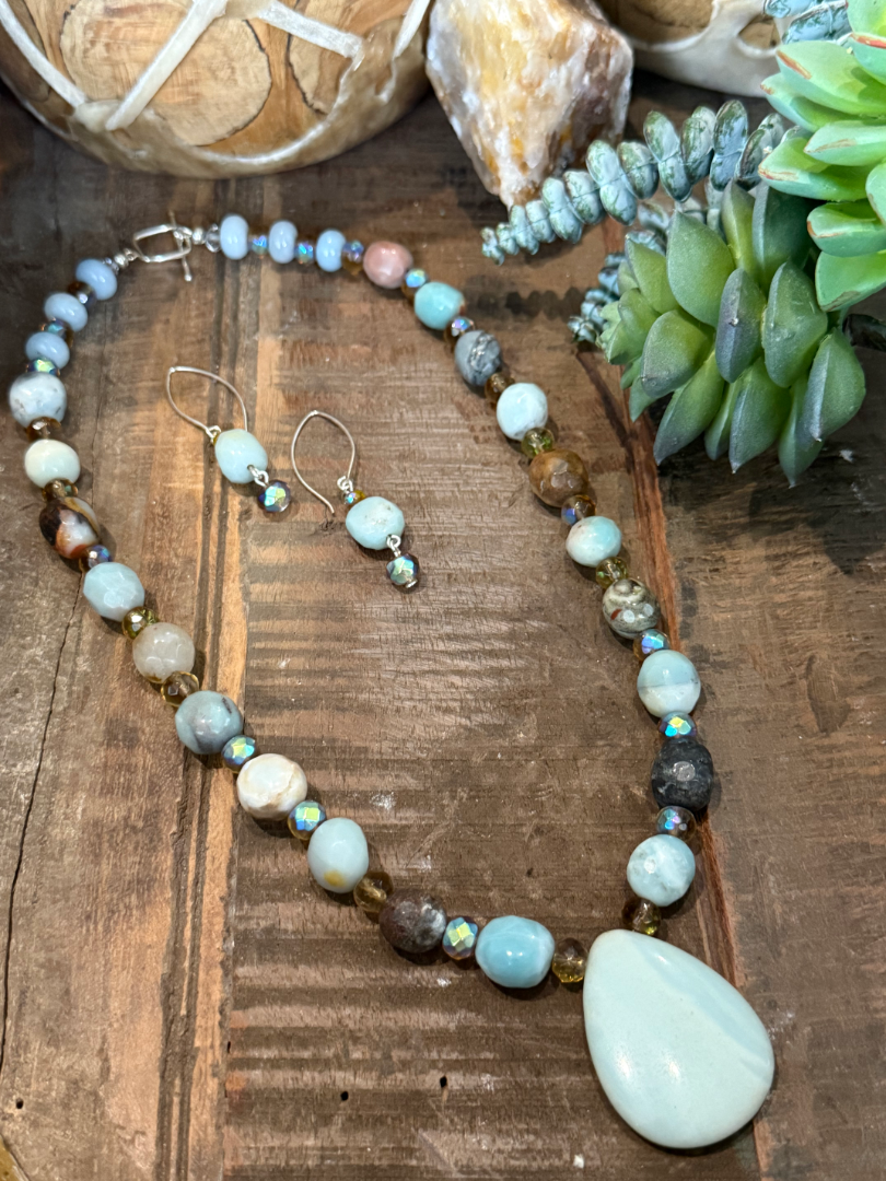 Amazonite necklace and earring set Image