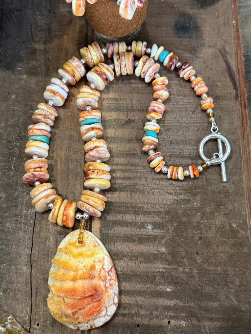 Yellow/Orange Spiny Oyster necklace and earring set Image