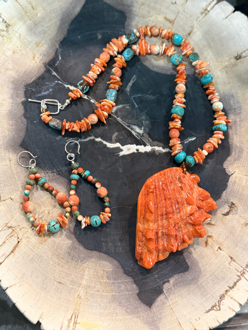 Spiny oyster and Turquoise necklace and earring set Image
