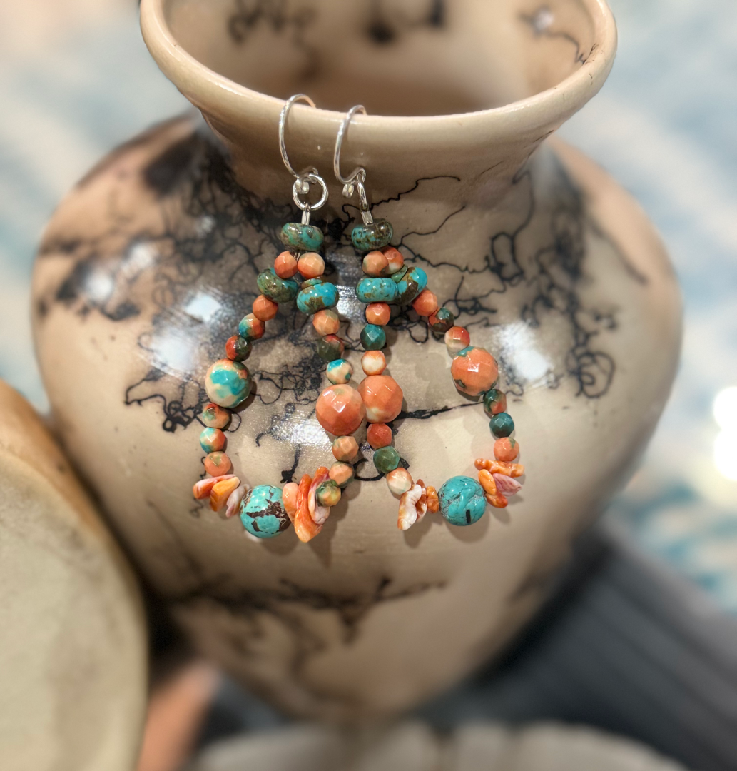 Spiny oyster and Turquoise necklace and earring set Image