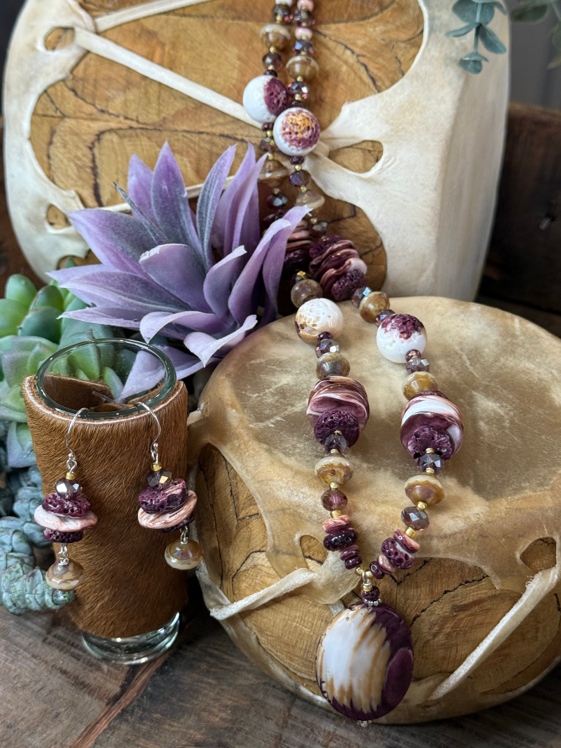 Purple Spiny Oyster necklace and earring set Image