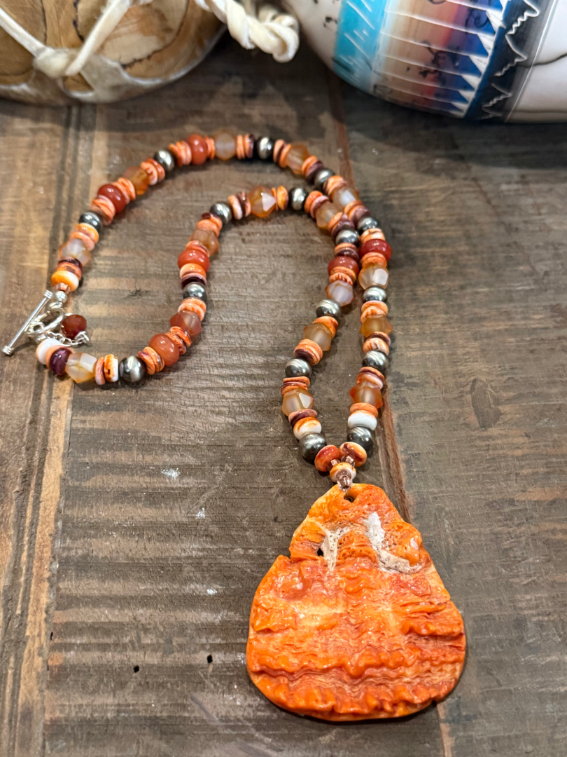 Orange Spiny Oyster and Navajo Pearl set Image