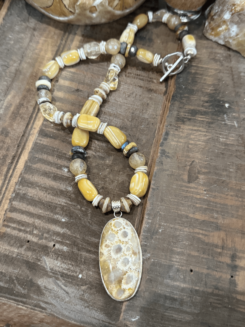 Yellow Agatized Coral Image