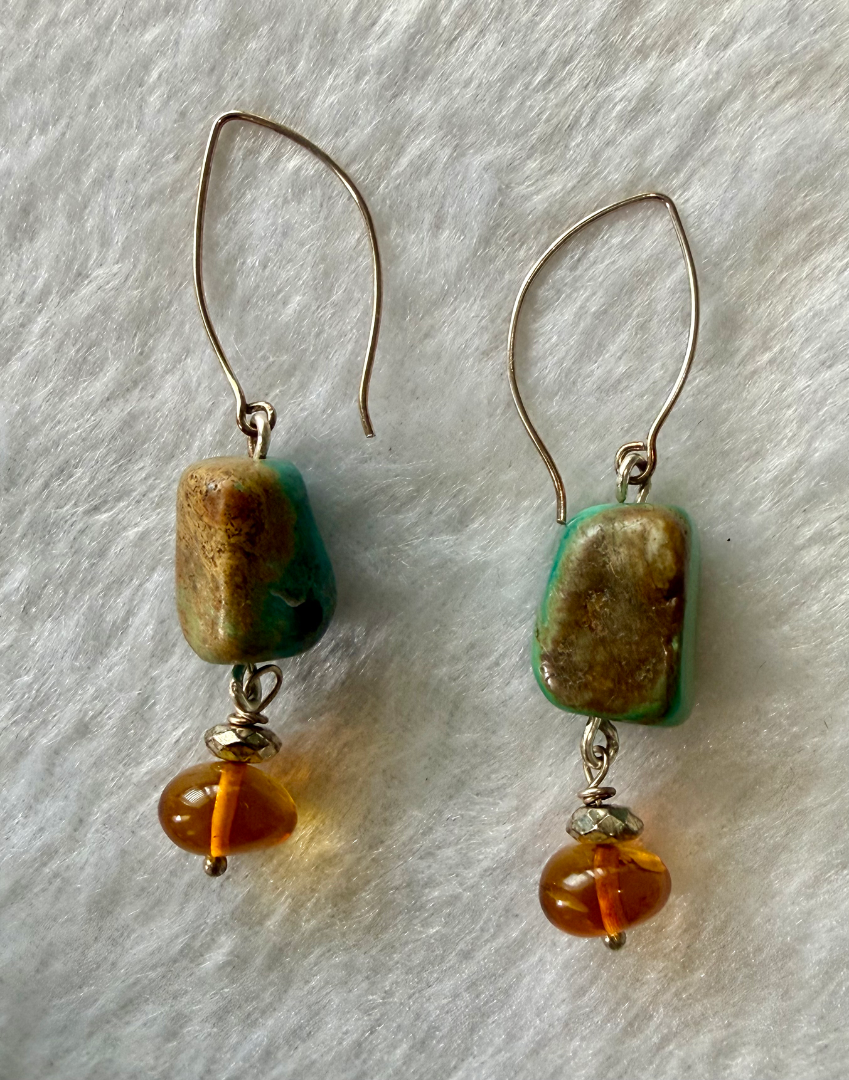 Green Turquoise with a copper pendant necklace and earring set Image