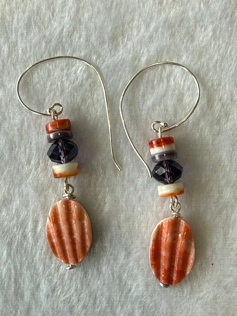 Red orange spiny oyster necklace, and earrings set with crystal accents Image