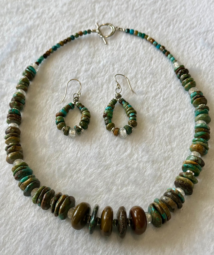 Turquoise necklace and earring set with crystal accents Image