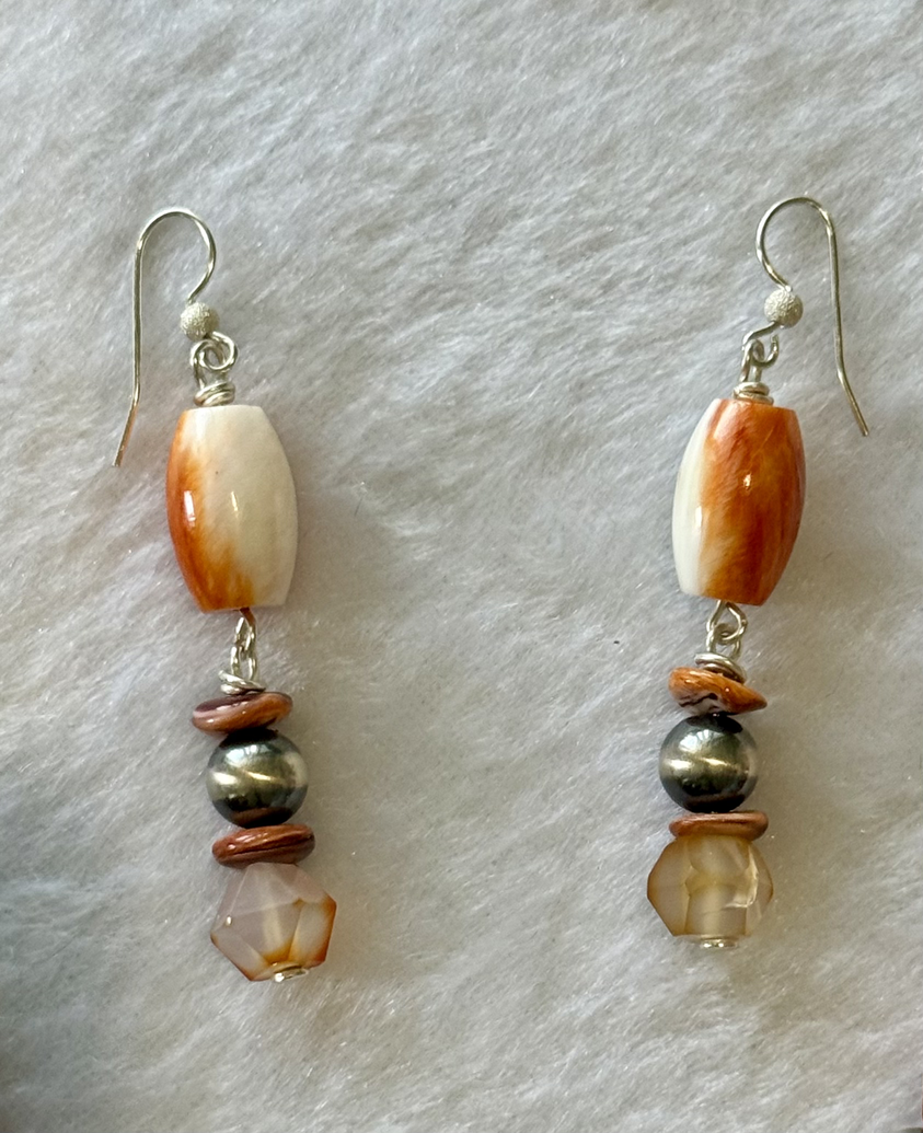 Orange Spiny Oyster and Navajo Pearl set Image