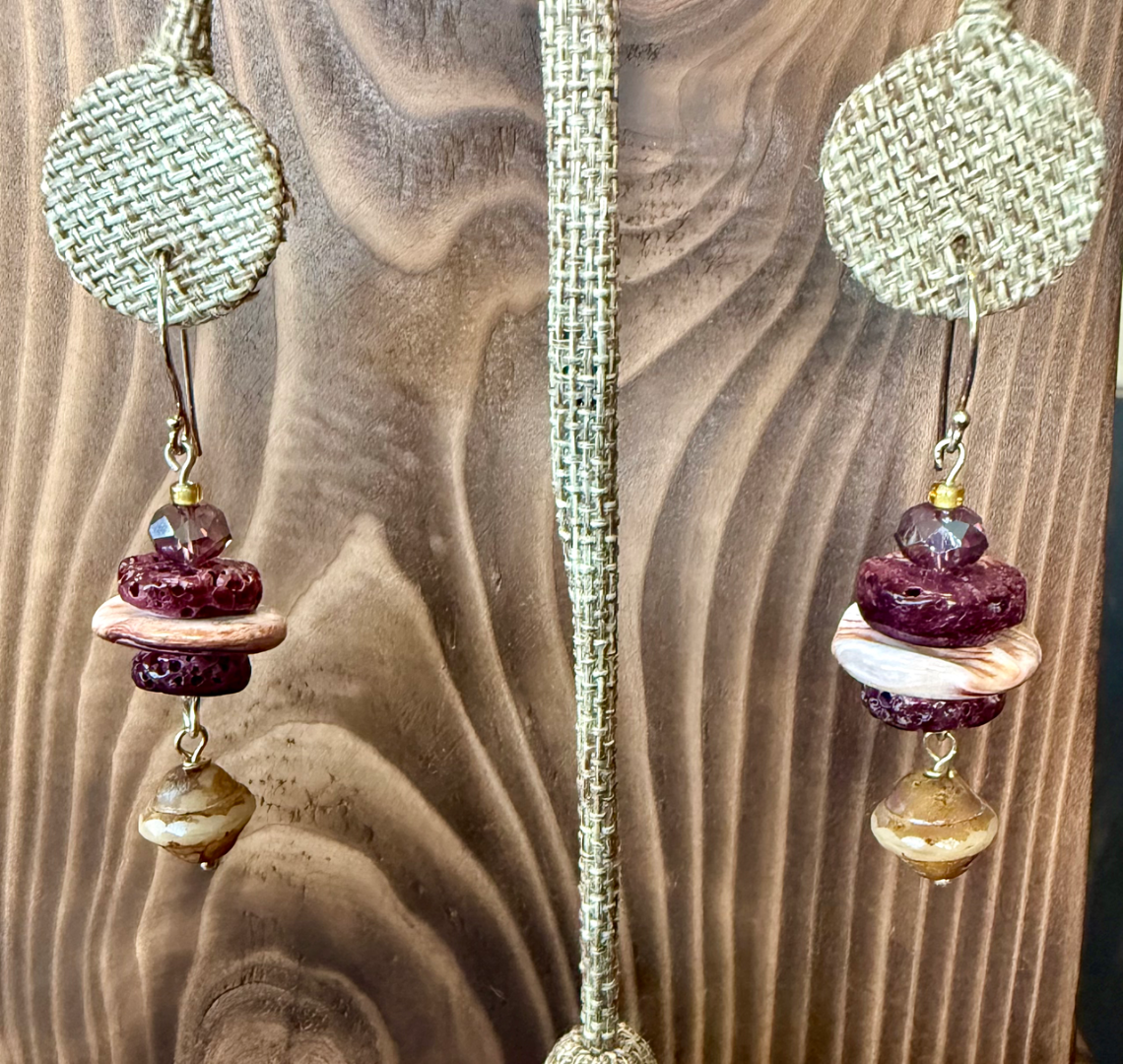 Purple Spiny Oyster necklace and earring set Image