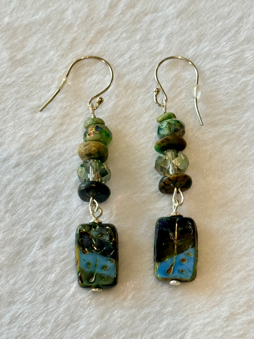 Royston turquoise necklace and earring set Image