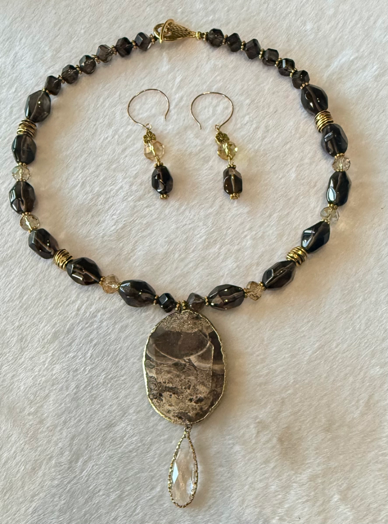 Smoky Quartz and Brown agate set Image