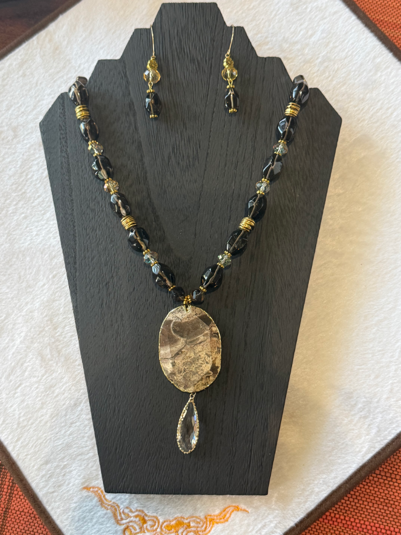 Smoky Quartz and Brown agate set Image