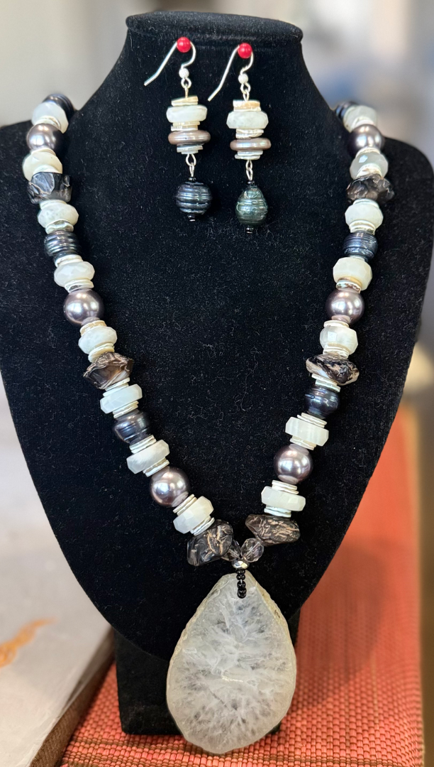 White agate with pearl and moonstone accents necklace and earring set Image