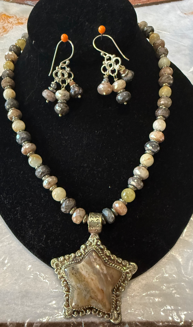 Moonstone and Agate set Image