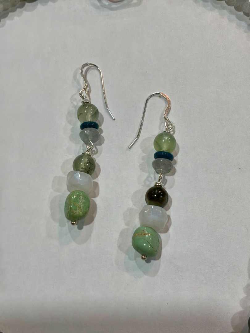 Green Turquoise Graduated Necklace and Earring Set Image