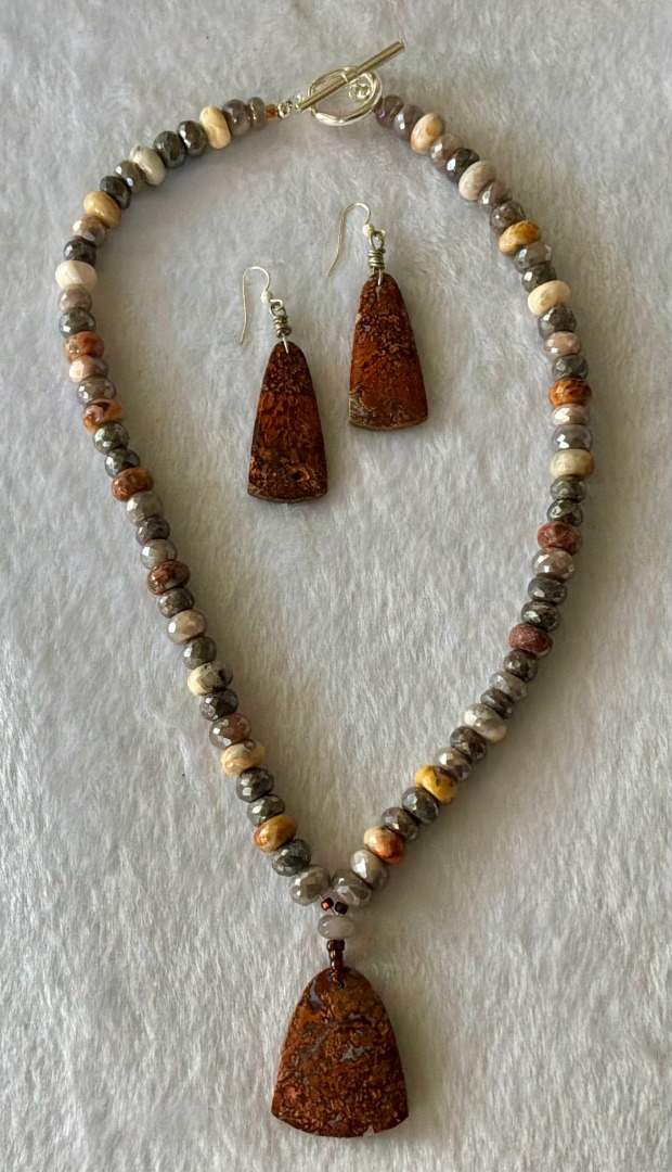Moonstone and Moroccan Seam Agate Image